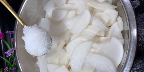 教你腌制酸辣蘿卜,鮮嫩爽脆酸辣開胃,做法簡(jiǎn)單即做即食